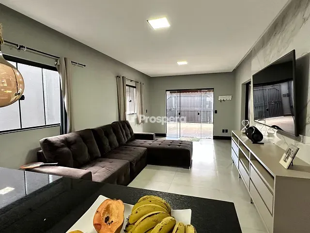 Casa com 302m² 3 quartos e 2 banheiros, à venda, no bairro Residencial Araguaia em Anápolis