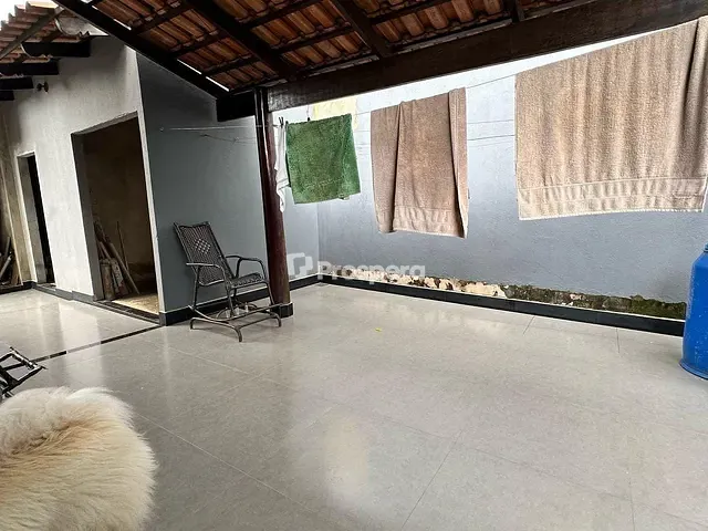 Casa com 302m² 3 quartos e 2 banheiros, à venda, no bairro Residencial Araguaia em Anápolis
