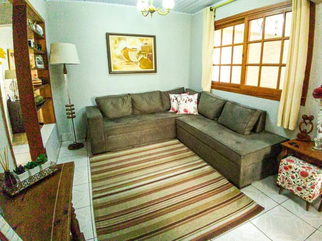 Casa com 200m² 3 quartos e 1 banheiro, à venda, no bairro Três Vendas em Pelotas