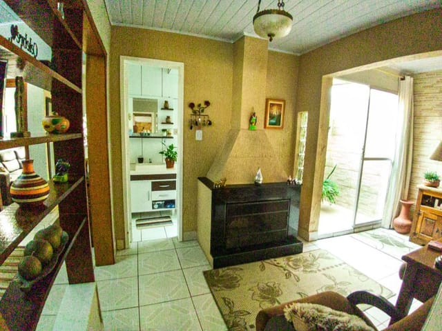 Casa com 200m² 3 quartos e 1 banheiro, à venda, no bairro Três Vendas em Pelotas