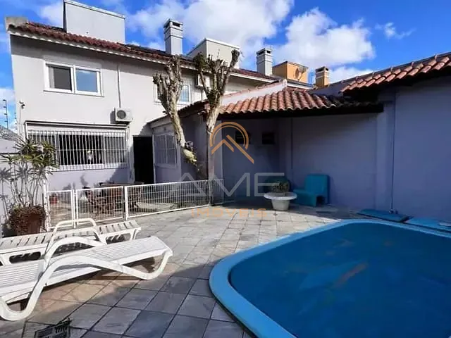 Casa 3 quartos e 2 banheiros, à venda, no bairro Três Vendas em Pelotas