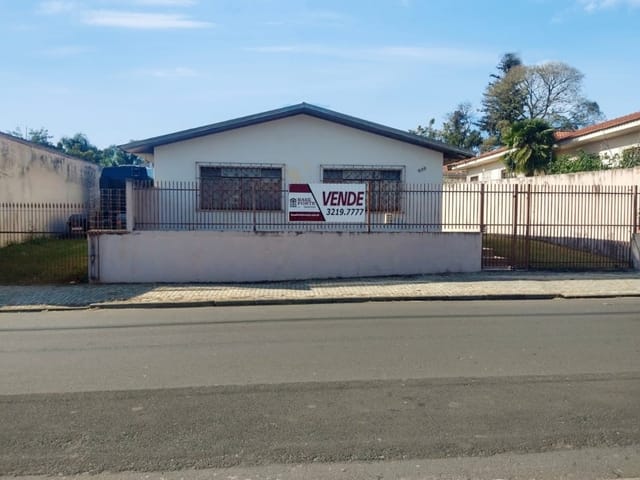Casa com 550m² 4 quartos e 2 banheiros, à venda, no bairro Nova Rússia em Ponta Grossa