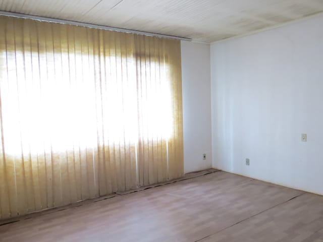 Casa com 550m² 4 quartos e 2 banheiros, à venda, no bairro Nova Rússia em Ponta Grossa