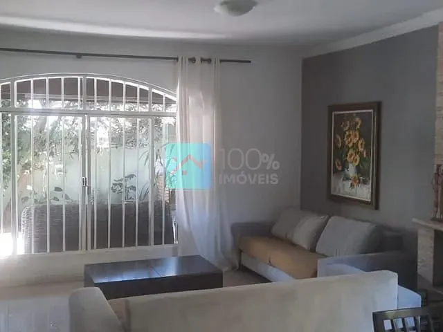 Casa com 250m² 3 quartos e 2 banheiros, à venda, no bairro Jardim das Industrias em São José dos Campos