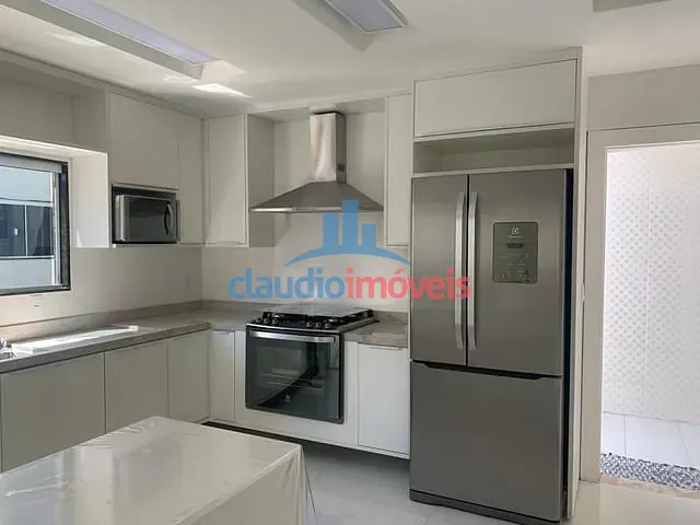 Casa com 375m² 3 quartos e 5 banheiros, à venda, no bairro Village em Porto Real
