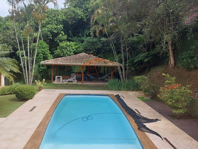 Casa com 3000m² 3 quartos e 2 banheiros, à venda, no bairro Granja Viana em Cotia