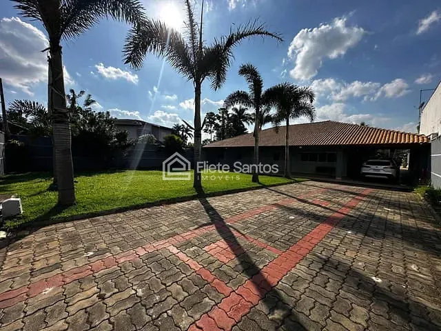 Casa com 1000m² 4 quartos e 4 banheiros, à venda, no bairro Chácara Lucília em Americana