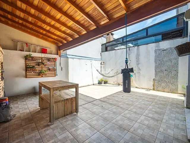 Casa com 126m² 3 quartos e 2 banheiros, à venda, no bairro Chácara Quiriri em Carapicuíba