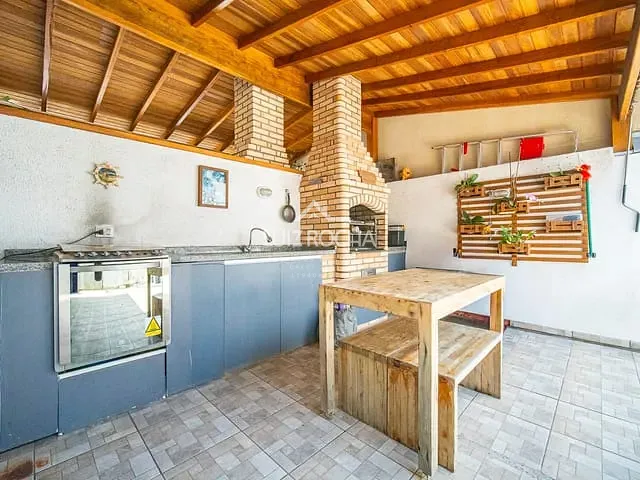 Casa com 126m² 3 quartos e 2 banheiros, à venda, no bairro Chácara Quiriri em Carapicuíba