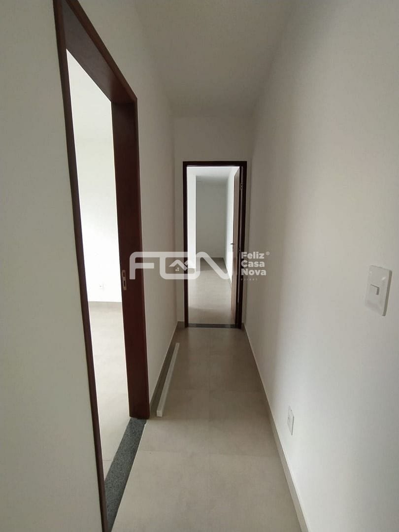 Casa à venda com 3 quartos, 10m² - Foto 9