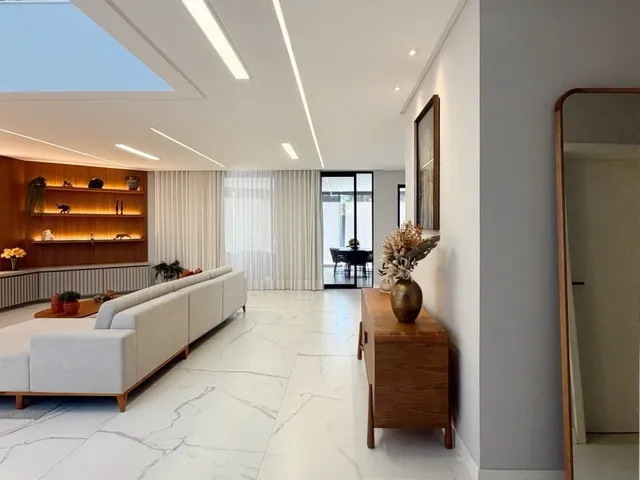 Casa com 550m² 4 quartos e 4 banheiros, à venda, no bairro Boulevard Lagoa em Serra