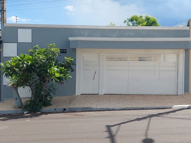 Casa com 267m² 2 quartos e 3 banheiros, à venda, no bairro Residencial Atenas em Birigüi