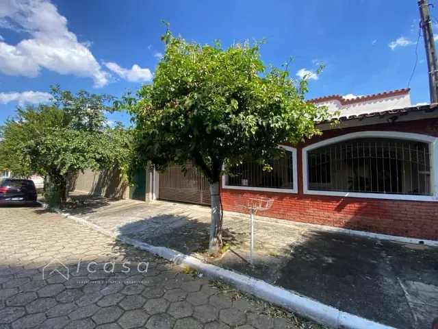 Casa com 311m² 3 quartos e 3 banheiros, à venda, no bairro Vila São João em Caçapava