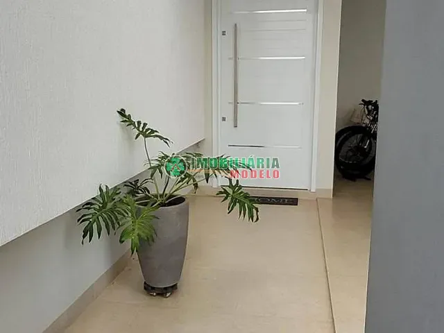 Casa com 570m² 3 quartos e 4 banheiros, à venda, no bairro flamboyanti II em Canarana