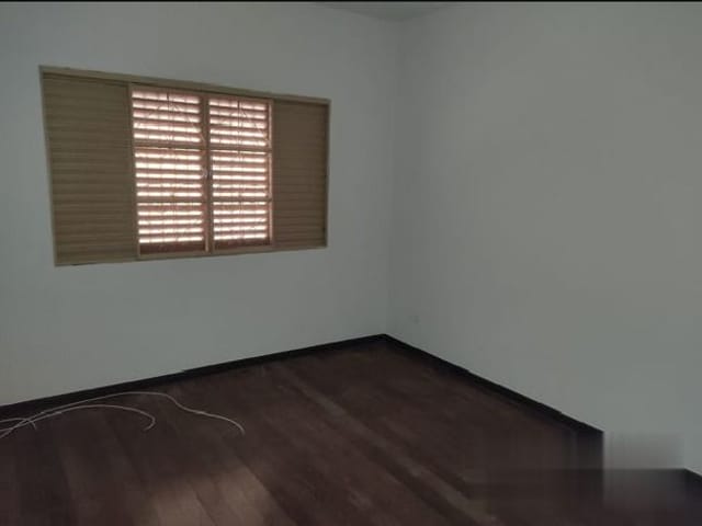 Casa com 562m² 3 quartos e 2 banheiros, à venda, no bairro Centro em Cambé