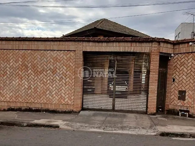 Casa com 700m², para alugar, no bairro Jardim Europa em Londrina