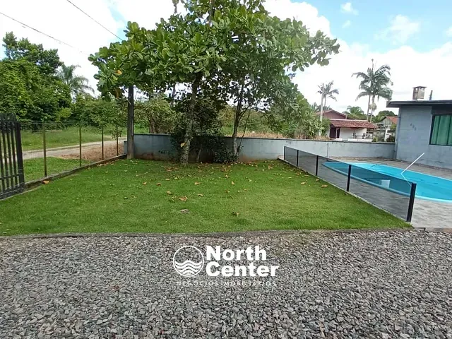 Casa 2 quartos e 1 banheiro, para alugar, no bairro Pinheiros em Balneário Barra do Sul
