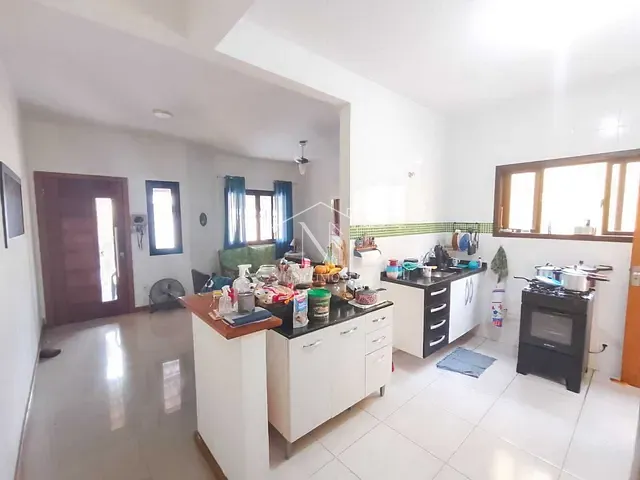 Casa com 250m² 3 quartos e 2 banheiros, à venda, no bairro Condado de Maricá em Maricá