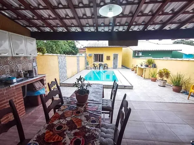 Casa com 250m² 3 quartos e 2 banheiros, à venda, no bairro Condado de Maricá em Maricá
