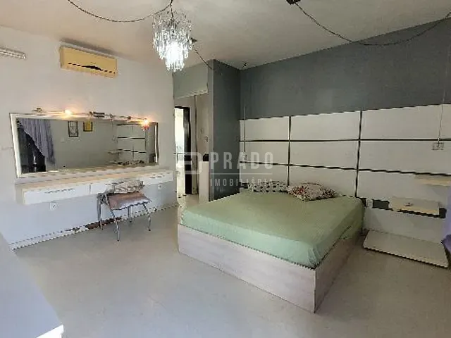 Casa 2 quartos e 2 banheiros, à venda, no bairro Centro em Pelotas