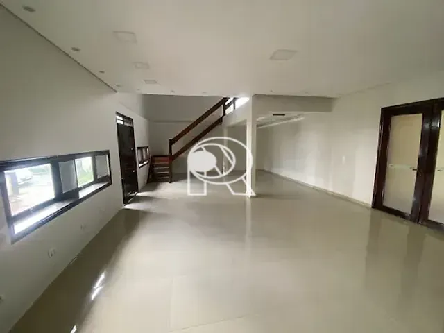 Casa 4 quartos e 2 banheiros, à venda, no bairro Centro em Registro