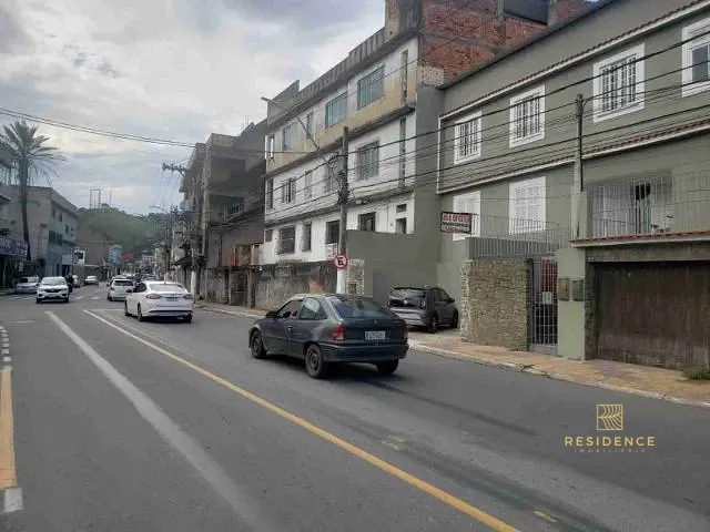 Casa 7 quartos e 4 banheiros, à venda, no bairro Niterói em Volta Redonda