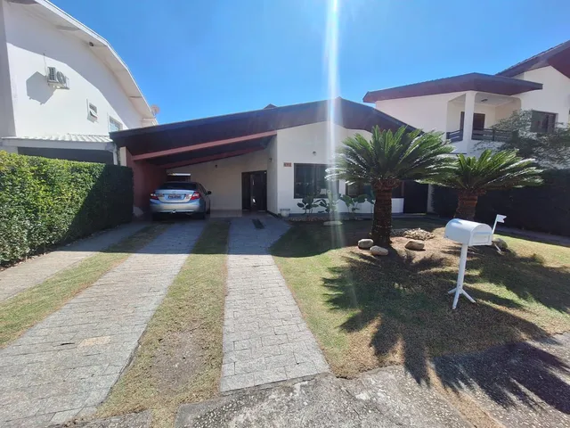 Casa com 440m² 3 quartos e 4 banheiros, à venda, no bairro Condomínio Village Taubaté em Taubaté