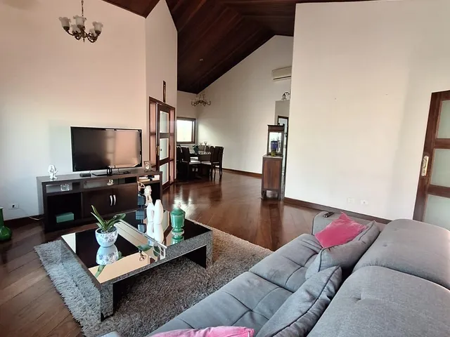 Casa com 440m² 3 quartos e 4 banheiros, à venda, no bairro Condomínio Village Taubaté em Taubaté
