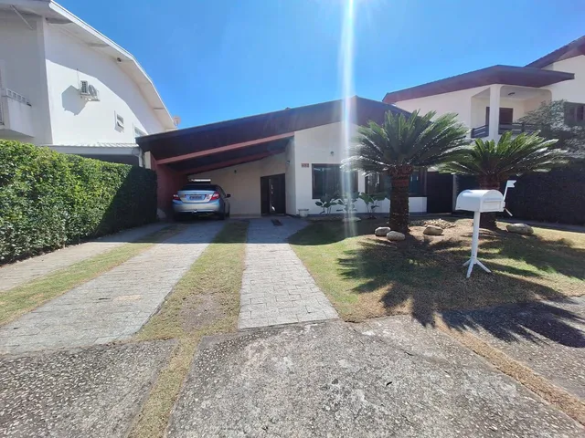 Casa com 440m² 3 quartos e 4 banheiros, à venda, no bairro Condomínio Village Taubaté em Taubaté