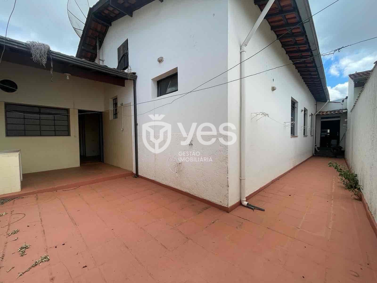 Casa à venda e aluguel com 4 quartos, 230m² - Foto 15
