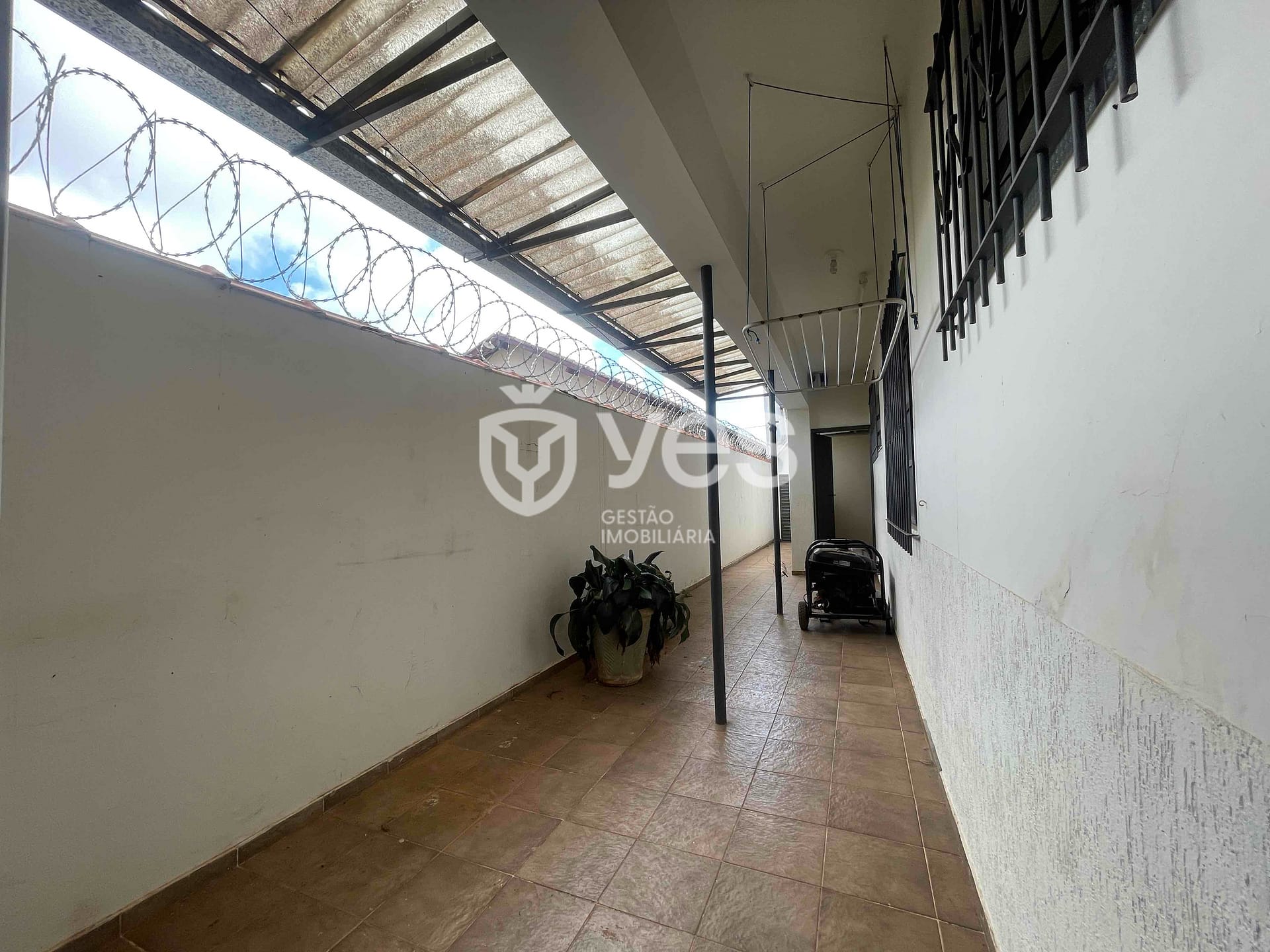 Casa à venda e aluguel com 4 quartos, 230m² - Foto 45