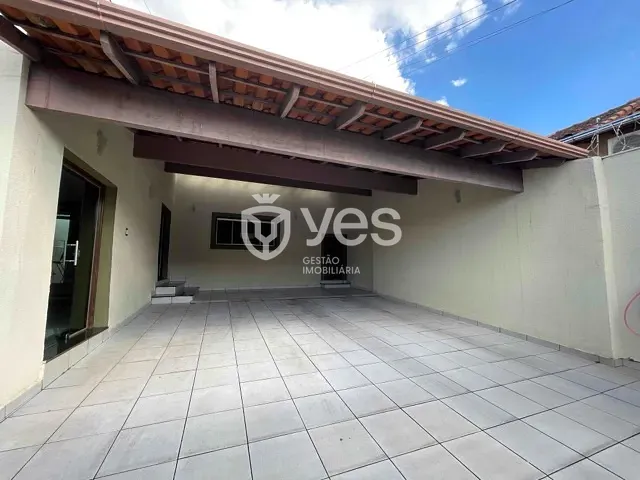 Casa com 360m² 4 quartos e 2 banheiros, à venda, no bairro Centro em Araxá