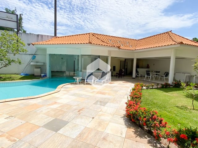 Casa com 700m² 5 quartos e 8 banheiros, à venda, no bairro Barra da Tijuca em Rio de Janeiro