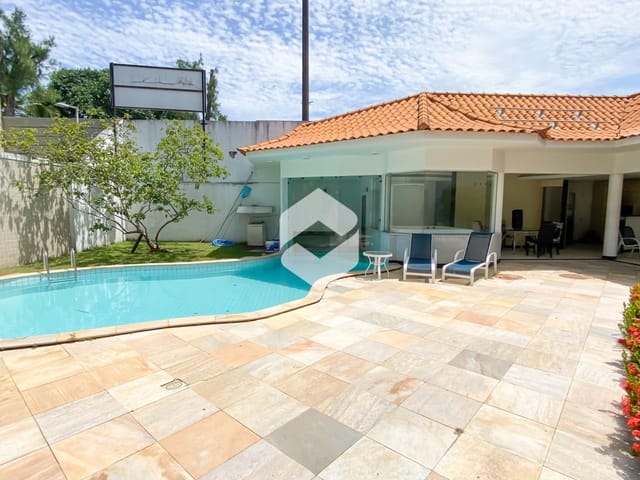 Casa com 700m² 5 quartos e 8 banheiros, à venda, no bairro Barra da Tijuca em Rio de Janeiro