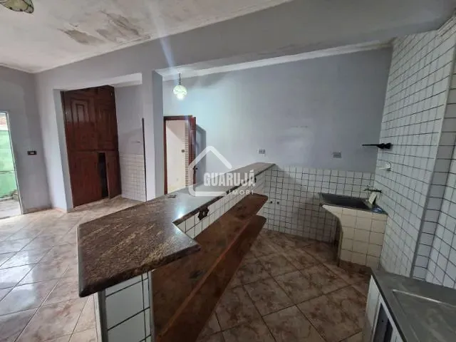 Casa com 300m² 3 quartos e 2 banheiros, à venda, no bairro Parque Estuário (Vicente de Carvalho) em Guarujá