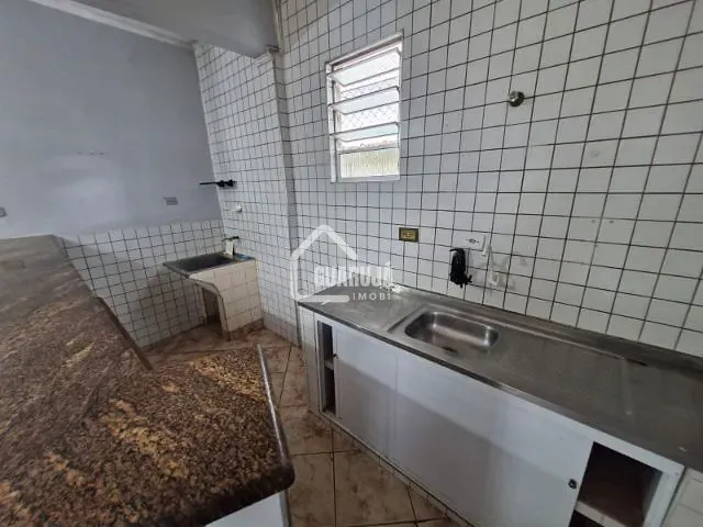 Casa com 300m² 3 quartos e 2 banheiros, à venda, no bairro Parque Estuário (Vicente de Carvalho) em Guarujá