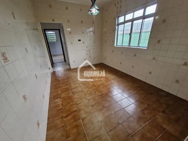 Casa com 300m² 3 quartos e 2 banheiros, à venda, no bairro Parque Estuário (Vicente de Carvalho) em Guarujá