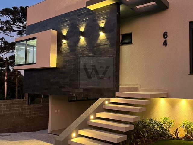 Casa com 277m² 3 quartos e 3 banheiros, à venda, no bairro Contorno em Ponta Grossa