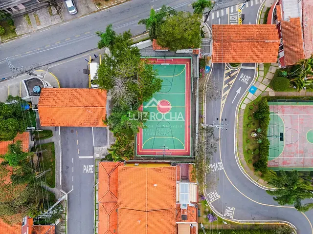 Casa com 160m² 4 quartos e 3 banheiros, à venda, no bairro Granja Viana em Cotia