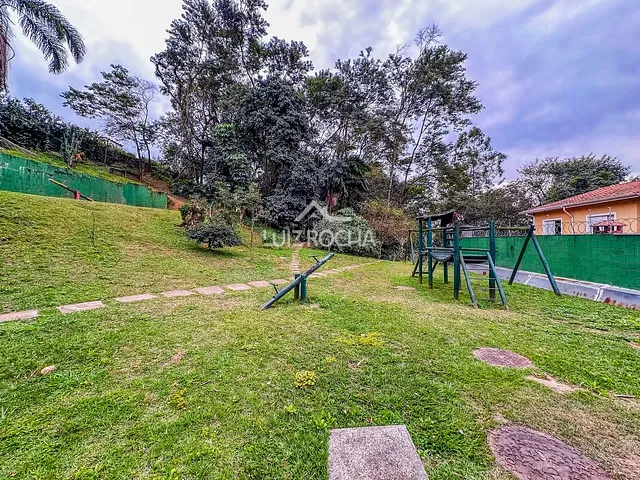 Casa com 160m² 4 quartos e 3 banheiros, à venda, no bairro Granja Viana em Cotia