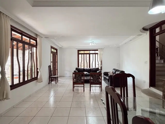 Casa com 1015m² 7 quartos e 4 banheiros, à venda, no bairro Ourimar em Serra