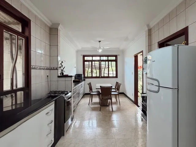 Casa com 1015m² 7 quartos e 4 banheiros, à venda, no bairro Ourimar em Serra