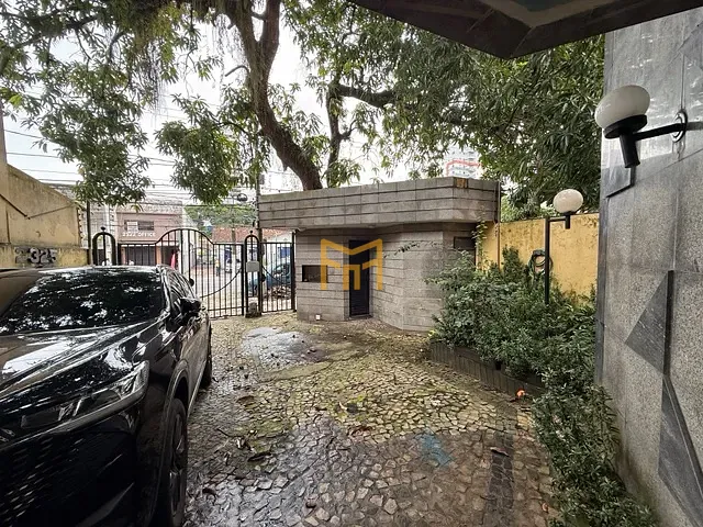 Casa com 1300m² 5 quartos e 10 banheiros, à venda ou para alugar, no bairro Nazaré em Belém