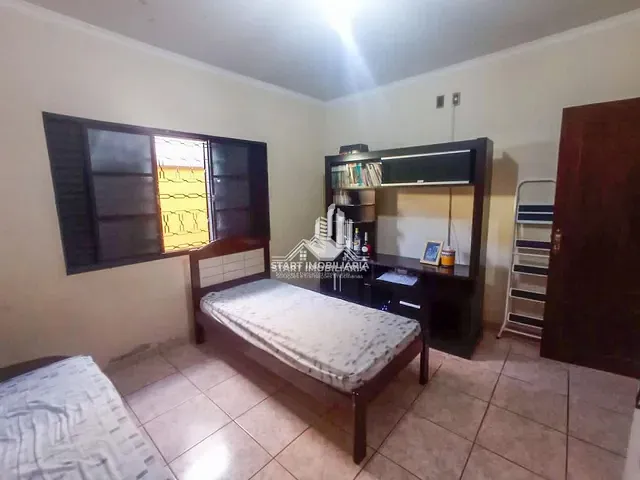 Casa com 280m² 4 quartos e 2 banheiros, à venda, no bairro Califórnia em Pederneiras