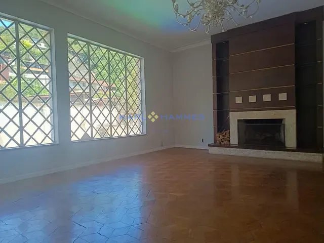 Casa 4 quartos e 2 banheiros, à venda, no bairro São Sebastião em Petrópolis