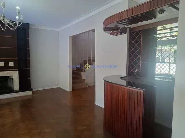 Casa 4 quartos e 2 banheiros, à venda, no bairro São Sebastião em Petrópolis