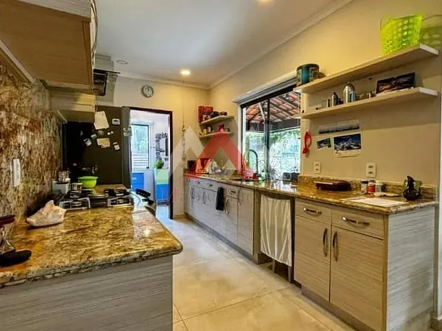 Casa com 255m² 2 quartos e 3 banheiros, à venda, no bairro Várzea das Moças em Niterói
