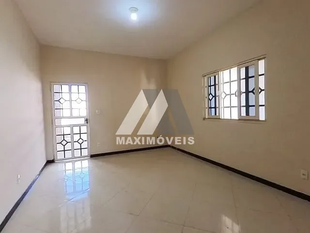 Casa 3 quartos e 1 banheiro, para alugar, no bairro São Francisco em Araçuaí