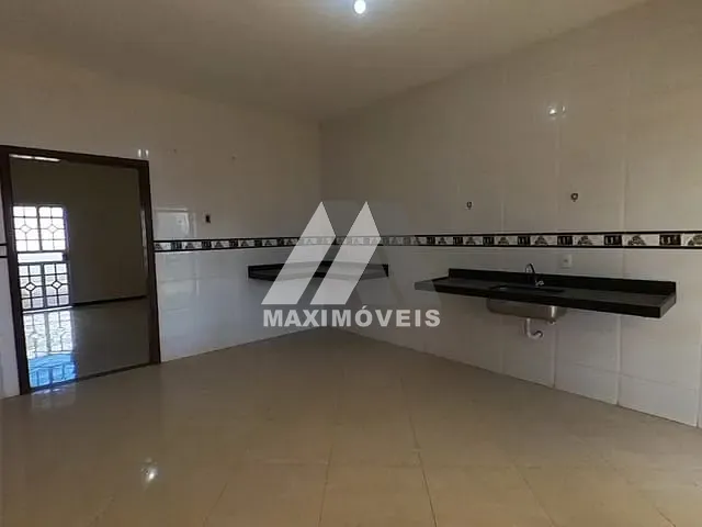 Casa 3 quartos e 1 banheiro, para alugar, no bairro São Francisco em Araçuaí