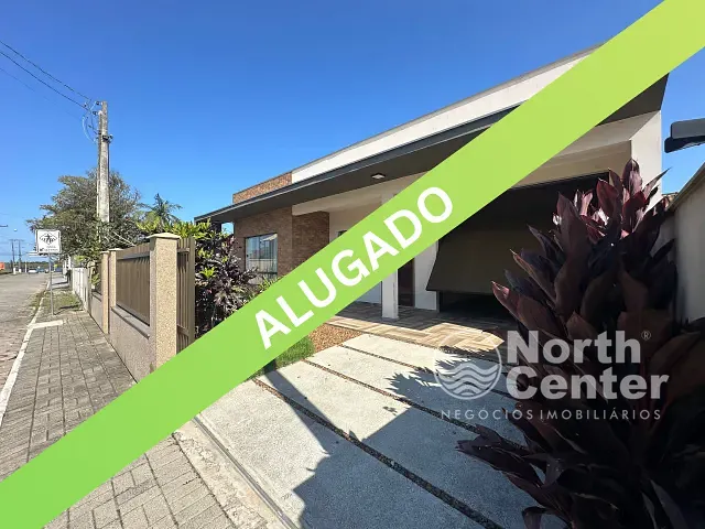 Casa com 312m² 3 quartos e 3 banheiros, para alugar, no bairro Costeira em Balneário Barra do Sul